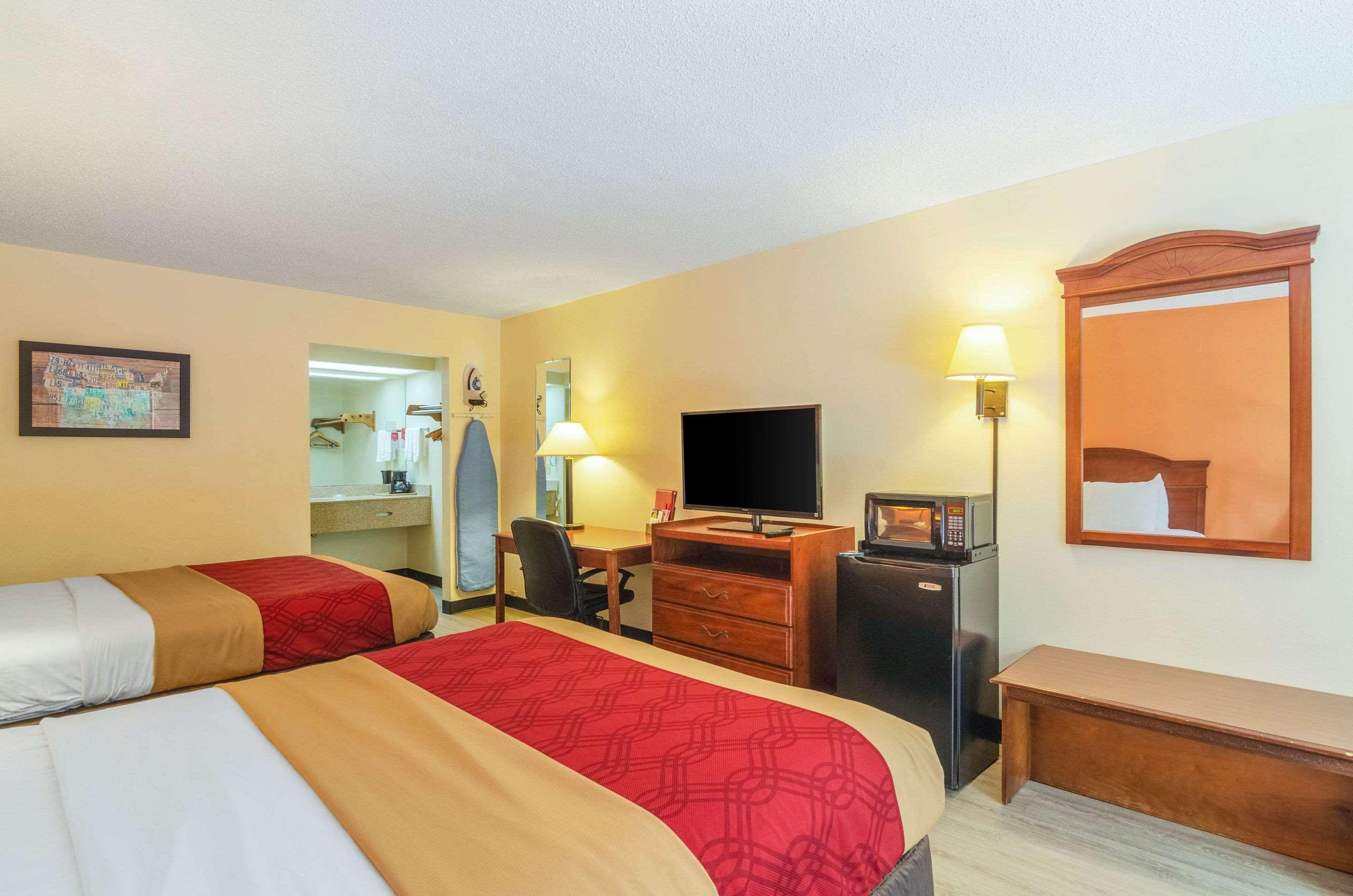 Econo Lodge Inn & Suites Gulfport Exteriör bild