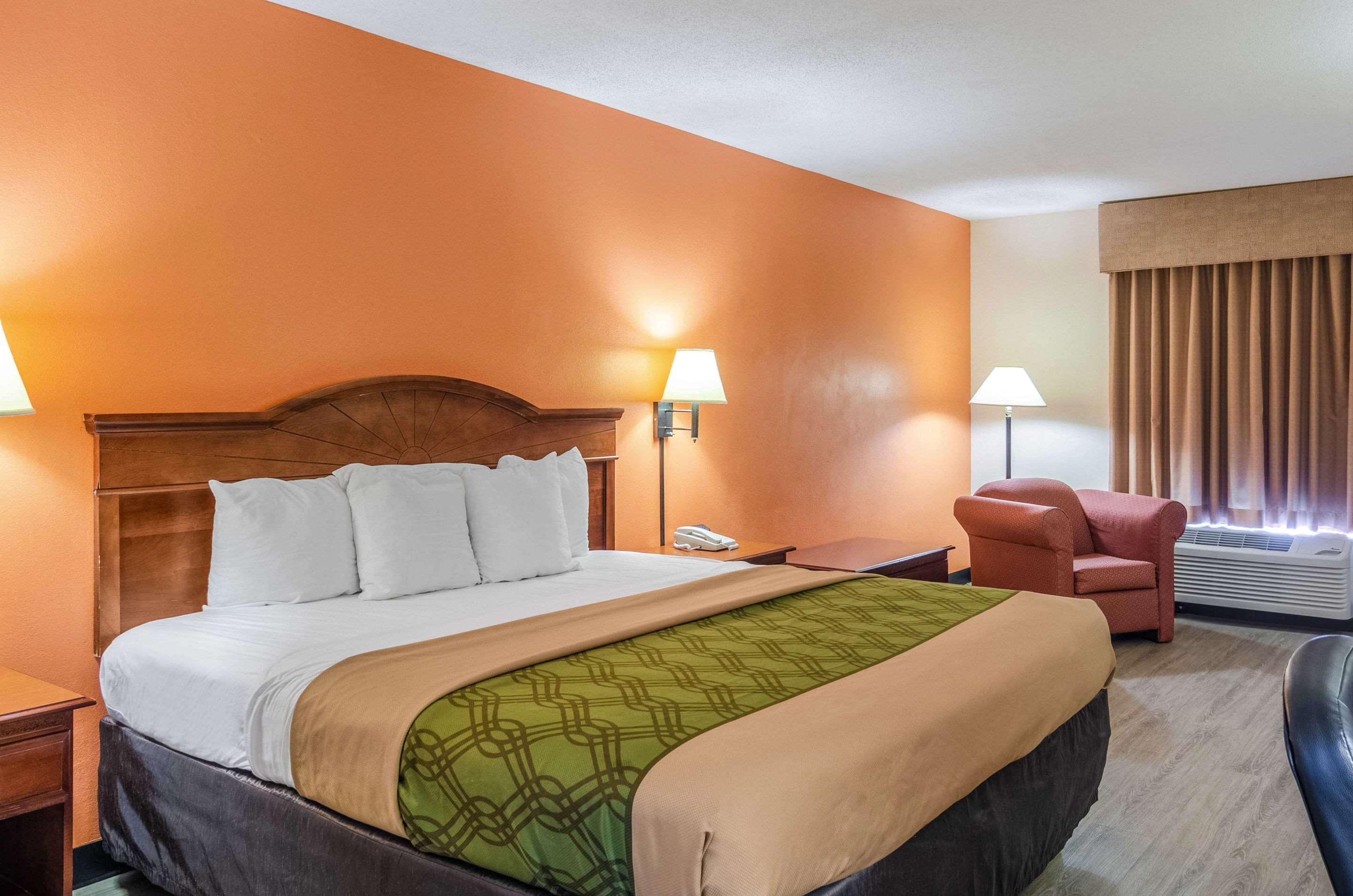 Econo Lodge Inn & Suites Gulfport Exteriör bild