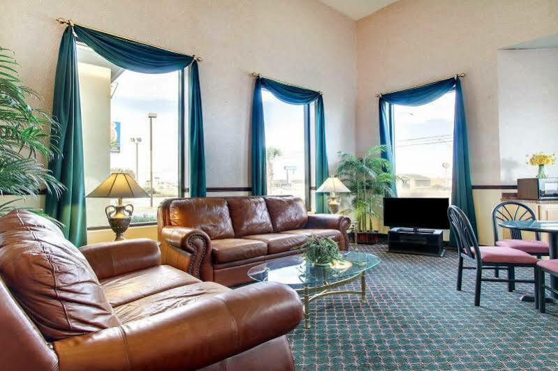 Econo Lodge Inn & Suites Gulfport Exteriör bild